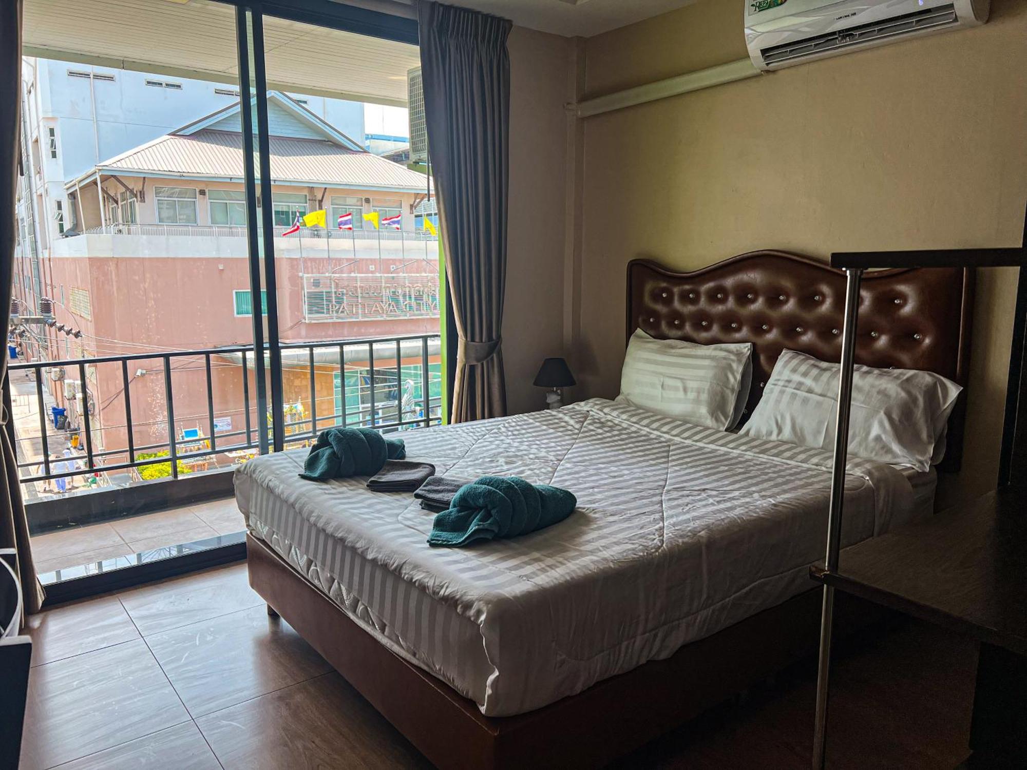 Smyrna Apartment Pattaya Exterior photo